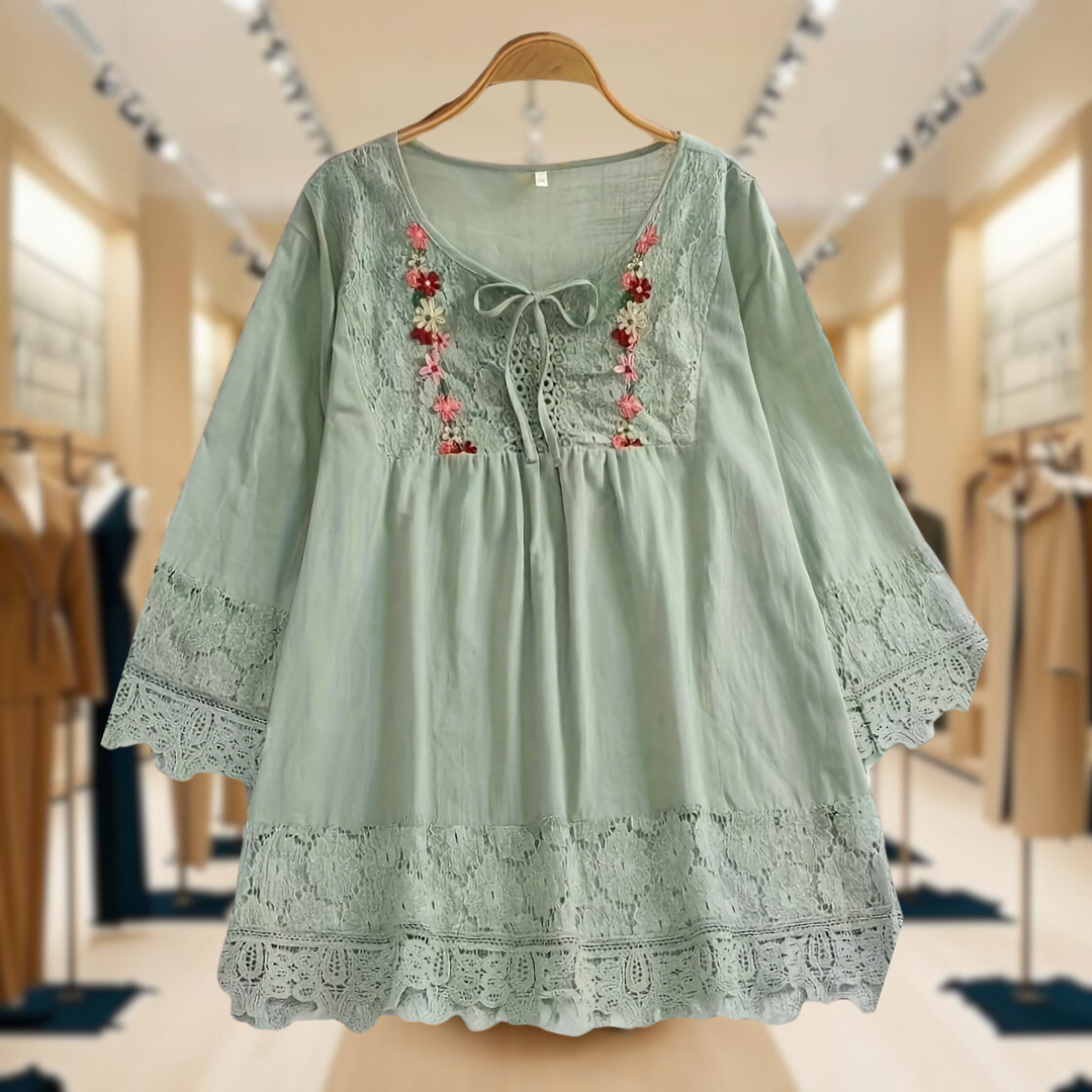 Monique | Lace Elegance Blouse