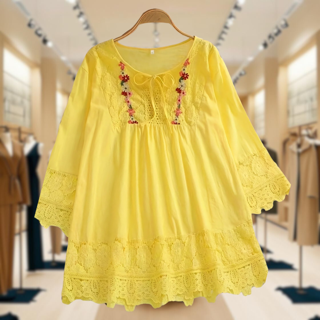 Monique | Lace Elegance Blouse