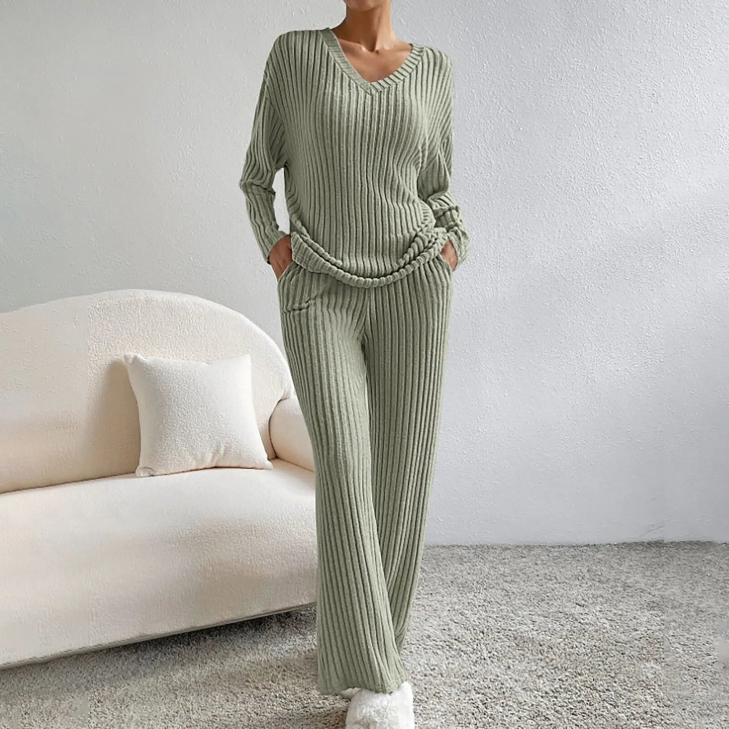 Kathy | 2-Piece Knitted Set with V-Neck